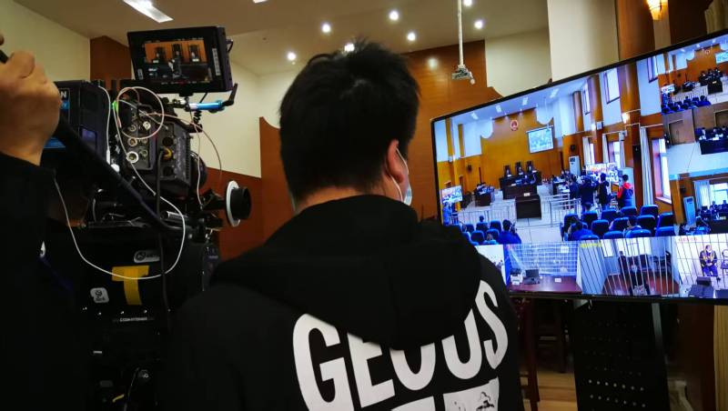 AI生成VS人工创意——阳泉广告片拍摄公司的技术浪漫主义实践